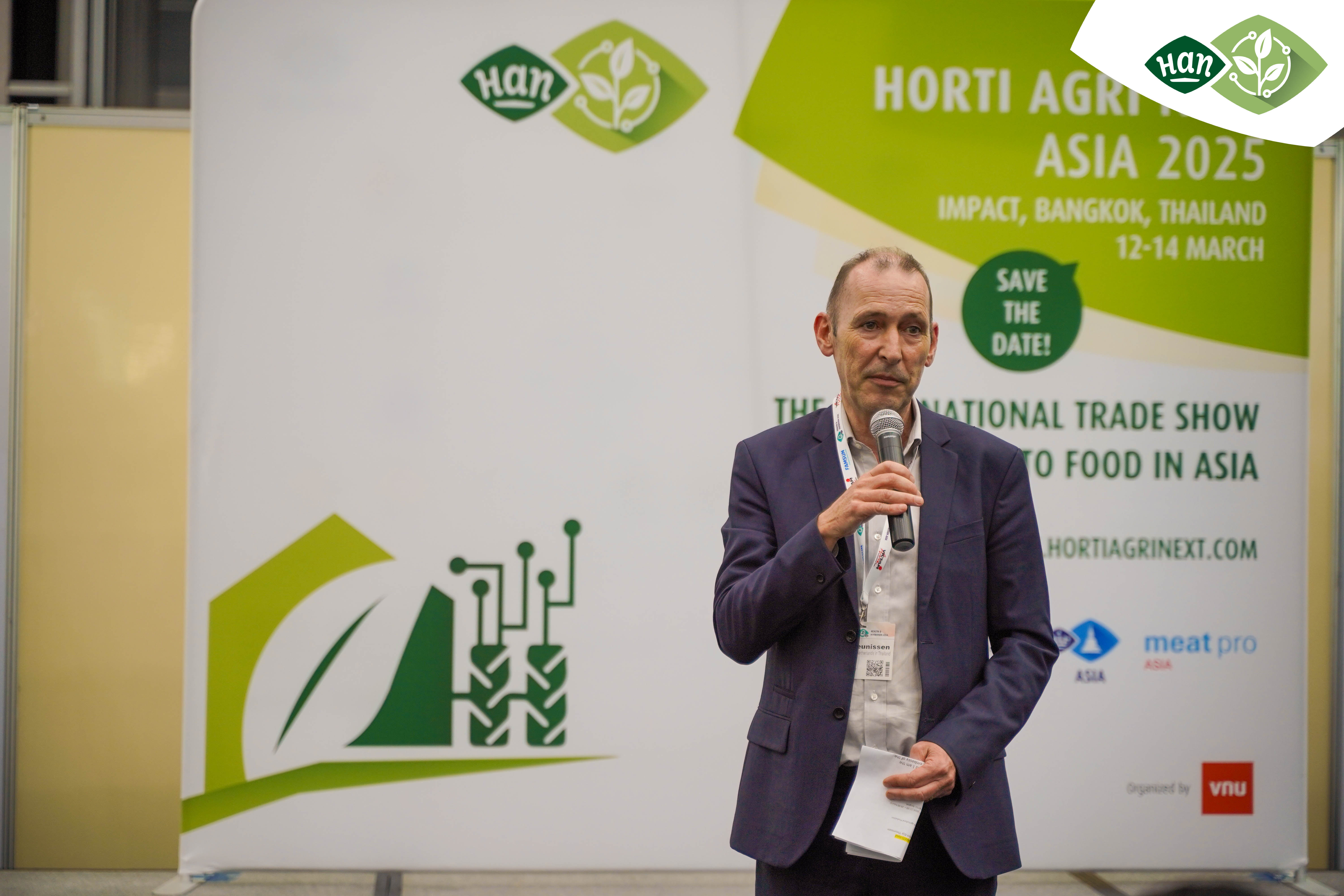 Dr. Gijs Theunissen DVM อัครราชทูตที่ปรึกษา ฝ่ายเกษตร NL 0